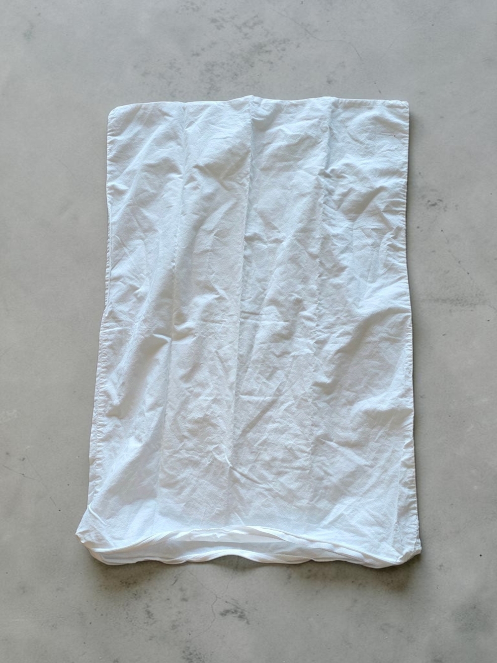 White Allergenic Pillow Case With Zipper 26X18 - Picture 1 of 3